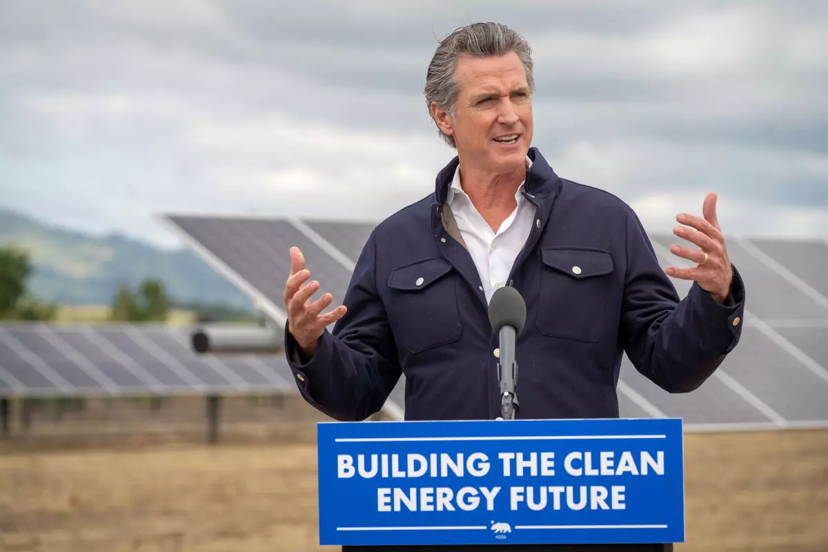 Column: It’s time for a grand bargain to end California’s solar squabbling
